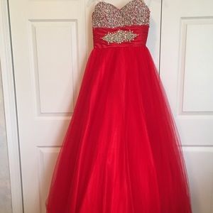 Mac Duggal Prom Collection dress